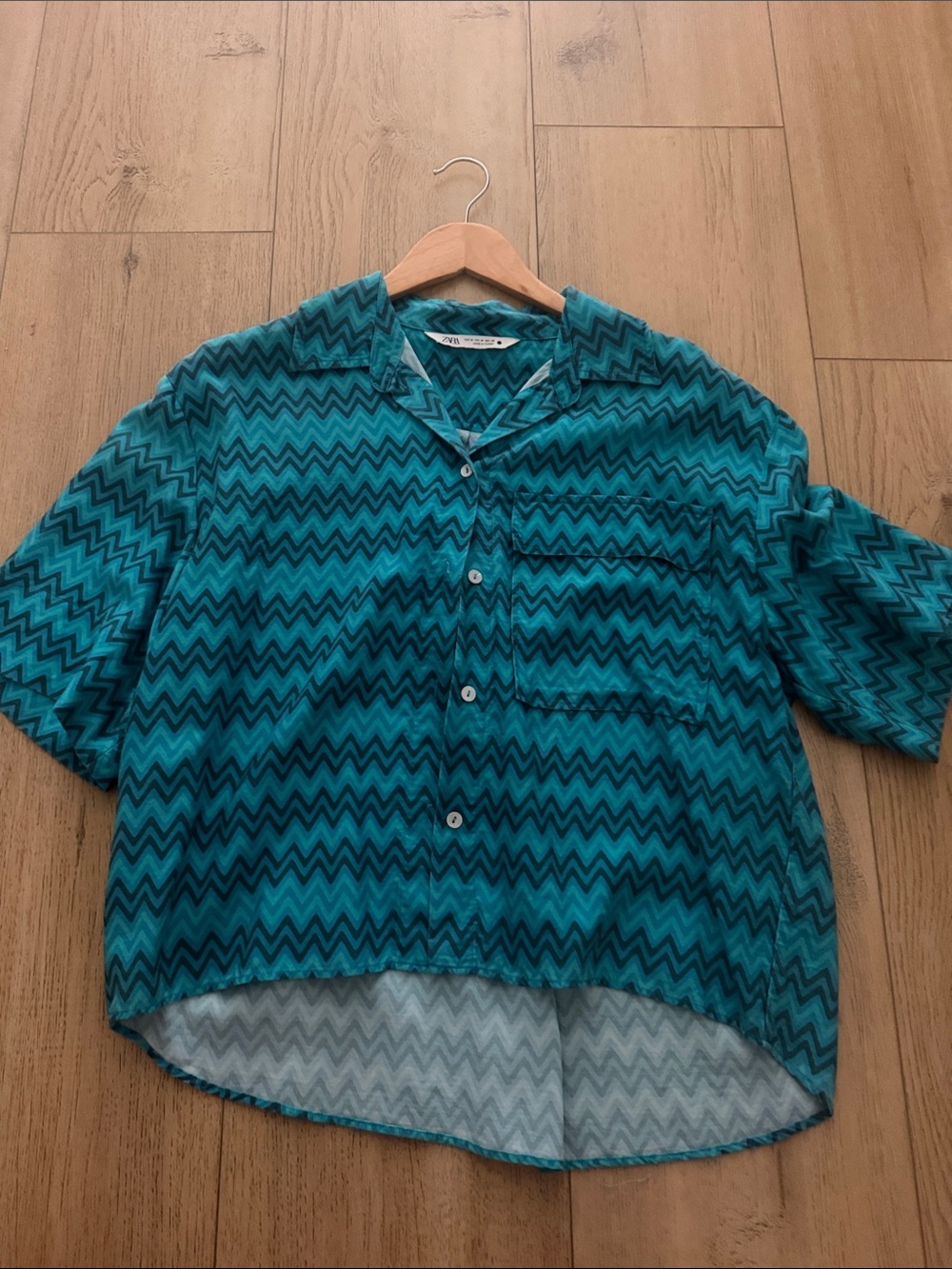 Zara Teal Chevron Short-Sleeve Button-Down Shirt